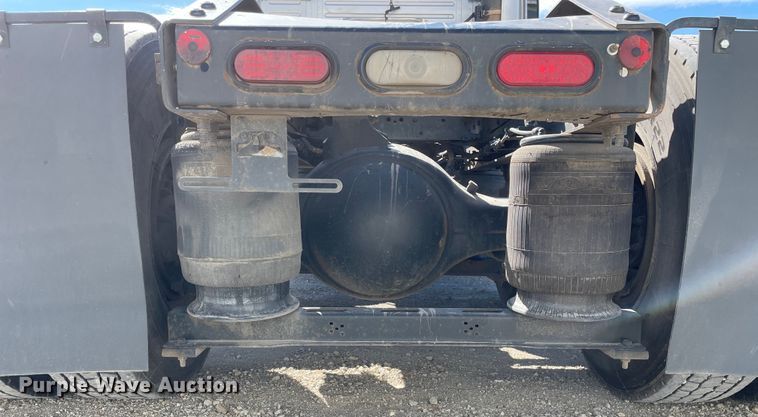 image for item LW9023 2006 Volvo  VNL semi truck