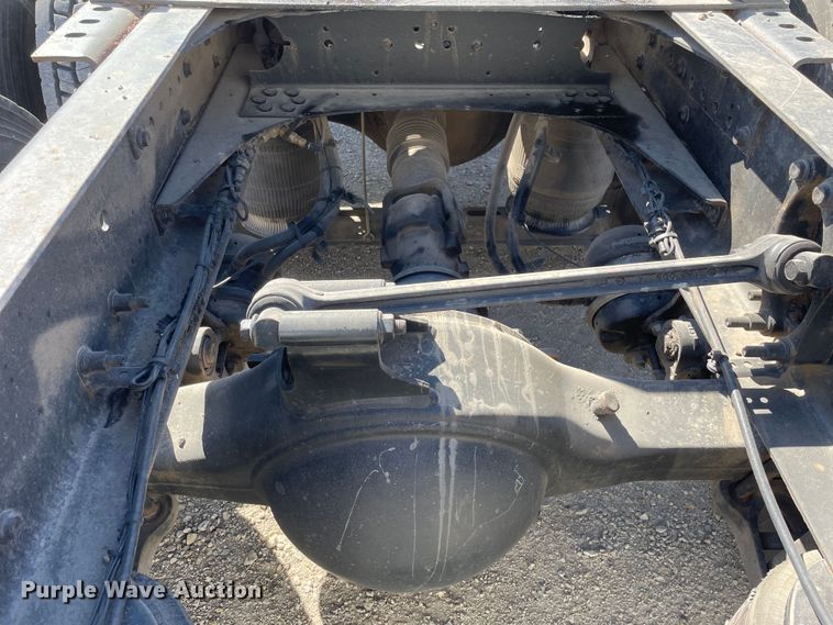 image for item LW9023 2006 Volvo  VNL semi truck