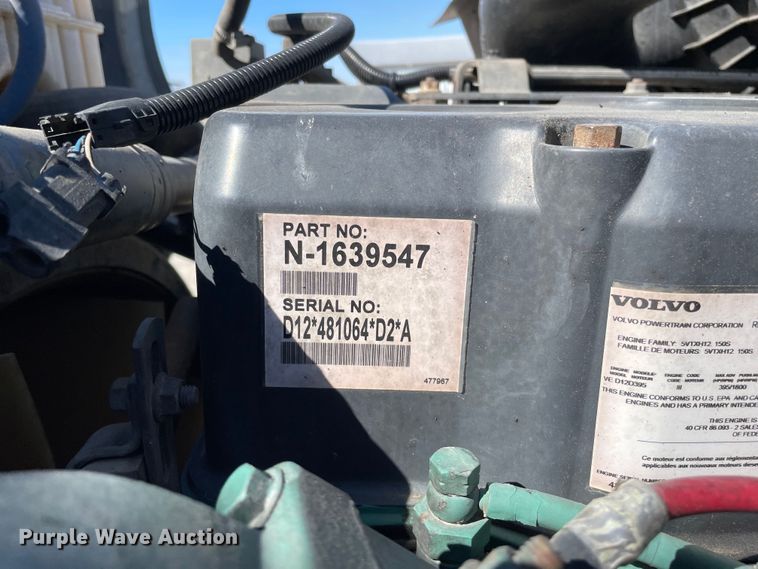 image for item LW9023 2006 Volvo  VNL semi truck