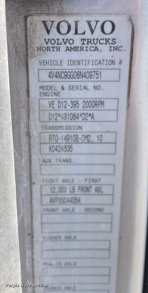 image for item LW9023 2006 Volvo  VNL semi truck