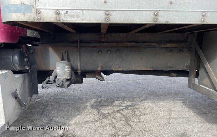 image for item LW9024 2003 Peterbilt 330 box truck