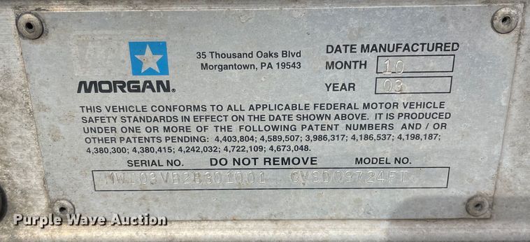 image for item LW9024 2003 Peterbilt 330 box truck