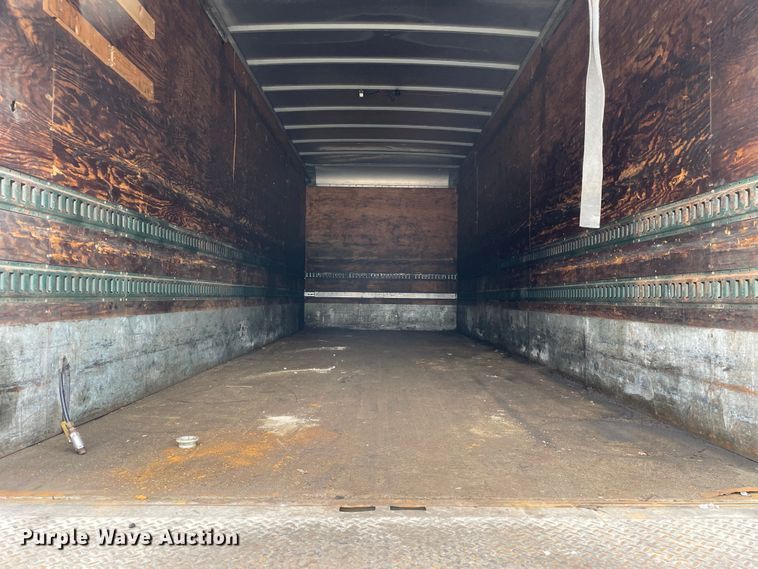 image for item LW9024 2003 Peterbilt 330 box truck