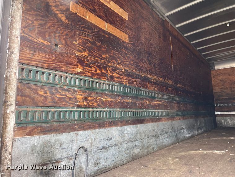 image for item LW9024 2003 Peterbilt 330 box truck