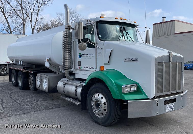 image for item LW9025 1997 Kenworth  T800 tank truck