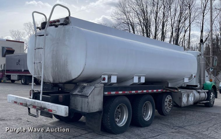 image for item LW9025 1997 Kenworth  T800 tank truck