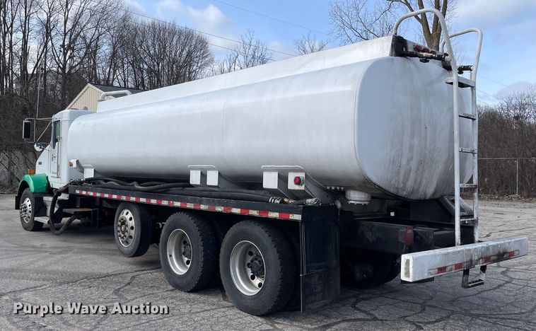 image for item LW9025 1997 Kenworth  T800 tank truck