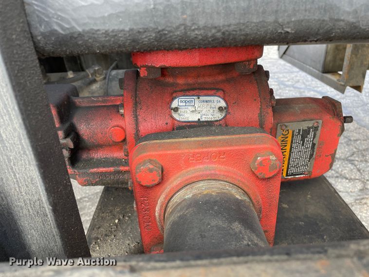 image for item LW9025 1997 Kenworth  T800 tank truck