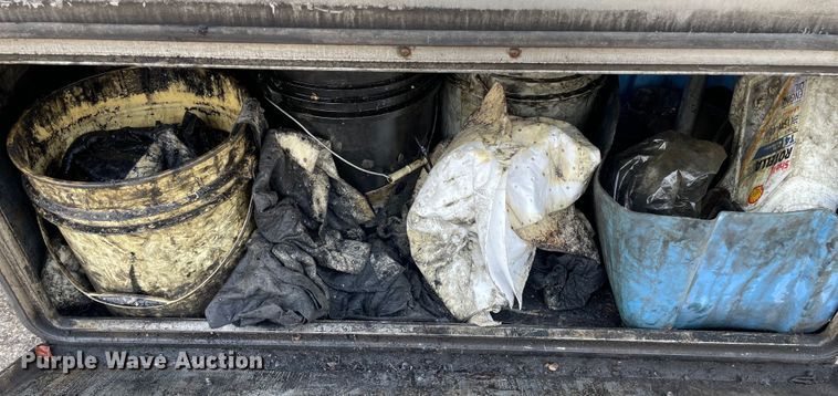 image for item LW9025 1997 Kenworth  T800 tank truck