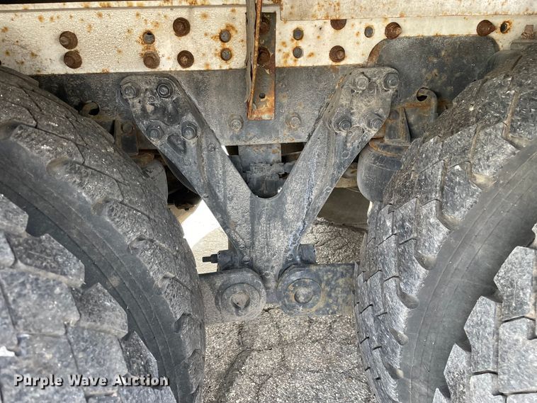 image for item LW9025 1997 Kenworth  T800 tank truck