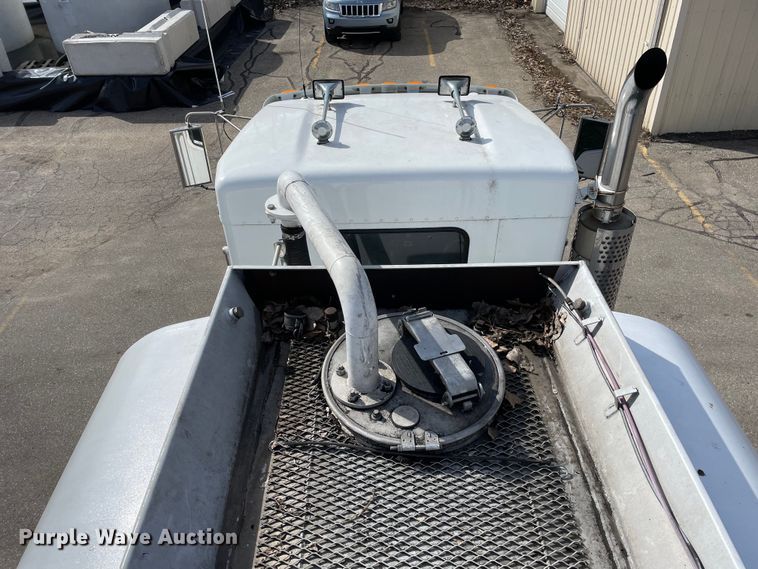 image for item LW9025 1997 Kenworth  T800 tank truck