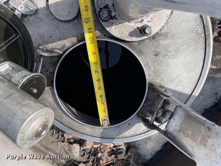 image for item LW9025 1997 Kenworth  T800 tank truck