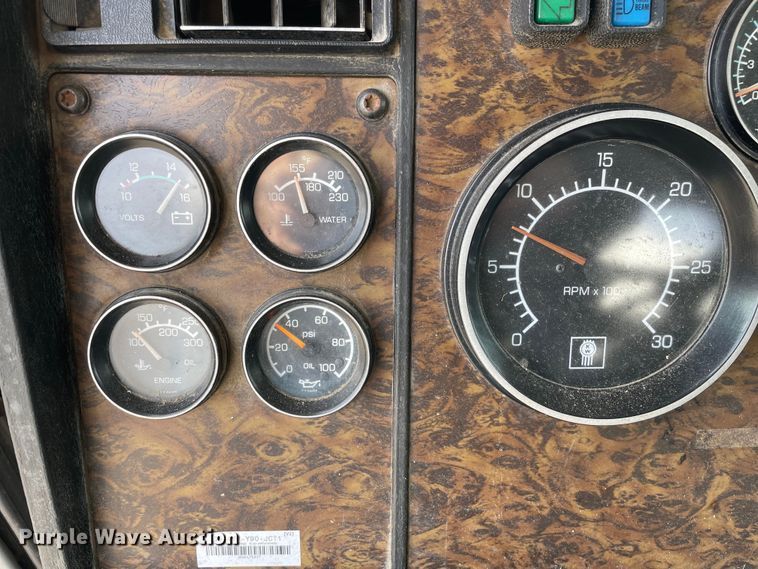 image for item LW9025 1997 Kenworth  T800 tank truck