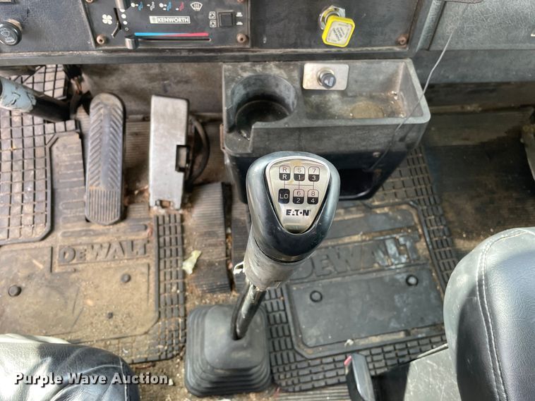 image for item LW9025 1997 Kenworth  T800 tank truck