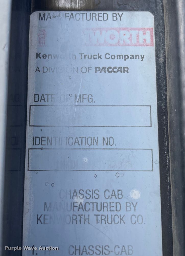 image for item LW9025 1997 Kenworth  T800 tank truck