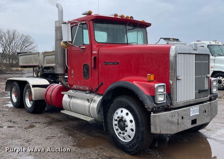 image for item LW9030 1990 International 9300 semi truck