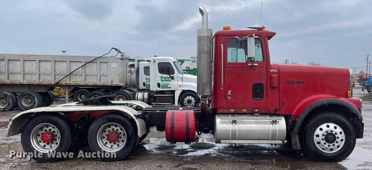 image for item LW9030 1990 International 9300 semi truck