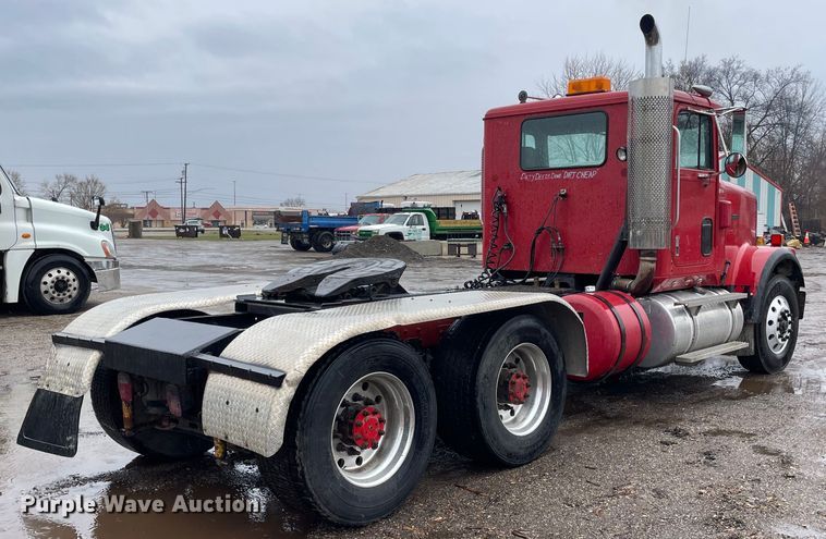 image for item LW9030 1990 International 9300 semi truck