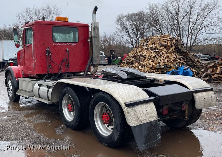 image for item LW9030 1990 International 9300 semi truck