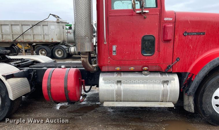 image for item LW9030 1990 International 9300 semi truck