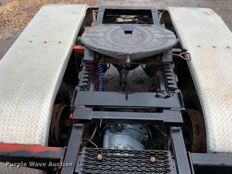 image for item LW9030 1990 International 9300 semi truck