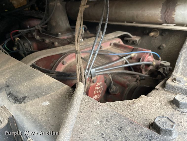 image for item LW9030 1990 International 9300 semi truck