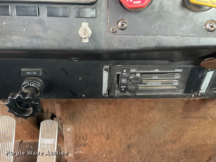 image for item LW9030 1990 International 9300 semi truck