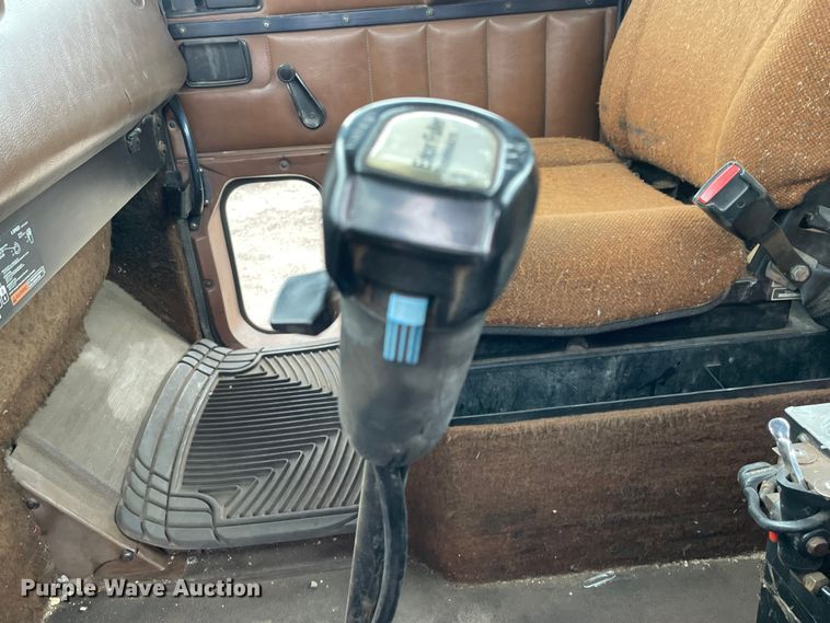 image for item LW9030 1990 International 9300 semi truck