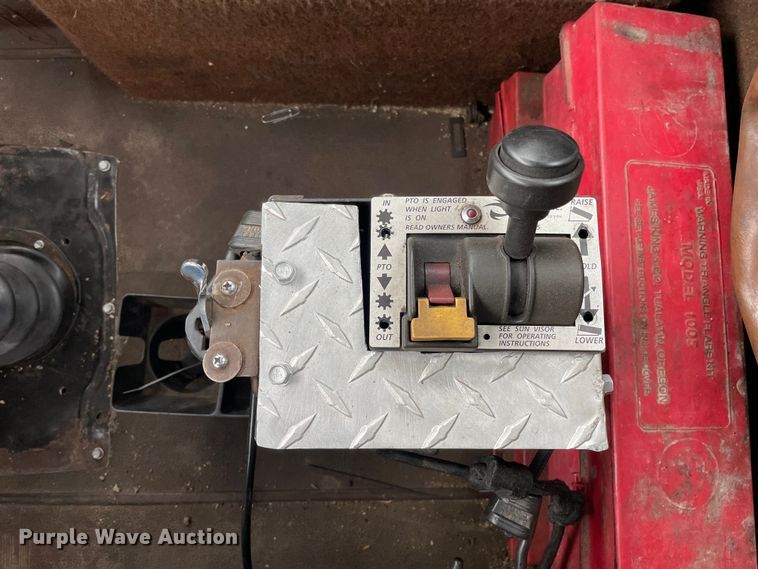 image for item LW9030 1990 International 9300 semi truck