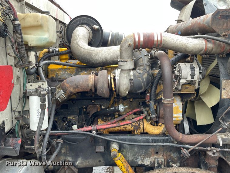 image for item LW9030 1990 International 9300 semi truck