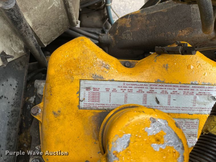 image for item LW9030 1990 International 9300 semi truck