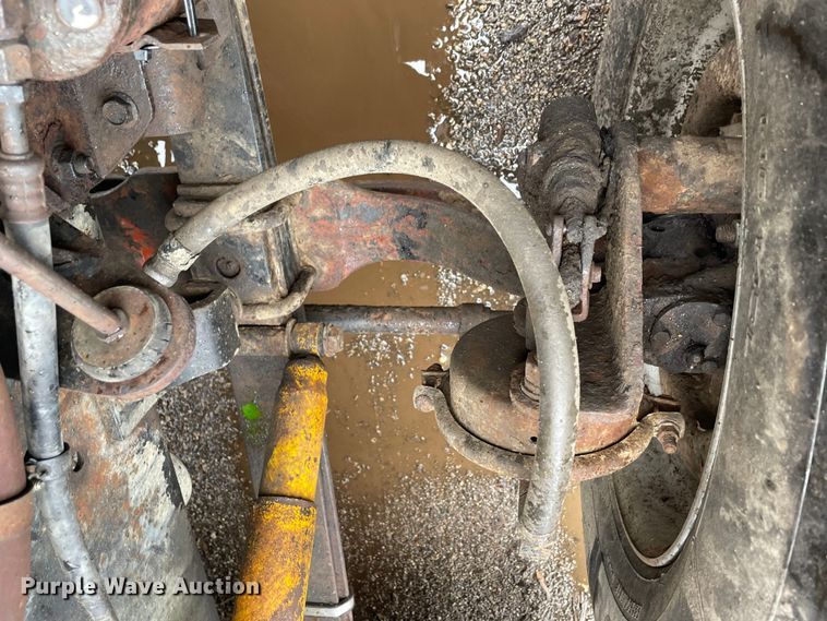 image for item LW9030 1990 International 9300 semi truck