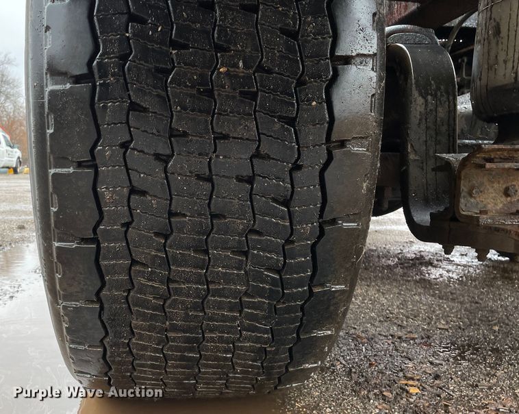 image for item LW9030 1990 International 9300 semi truck