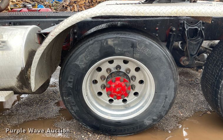 image for item LW9030 1990 International 9300 semi truck