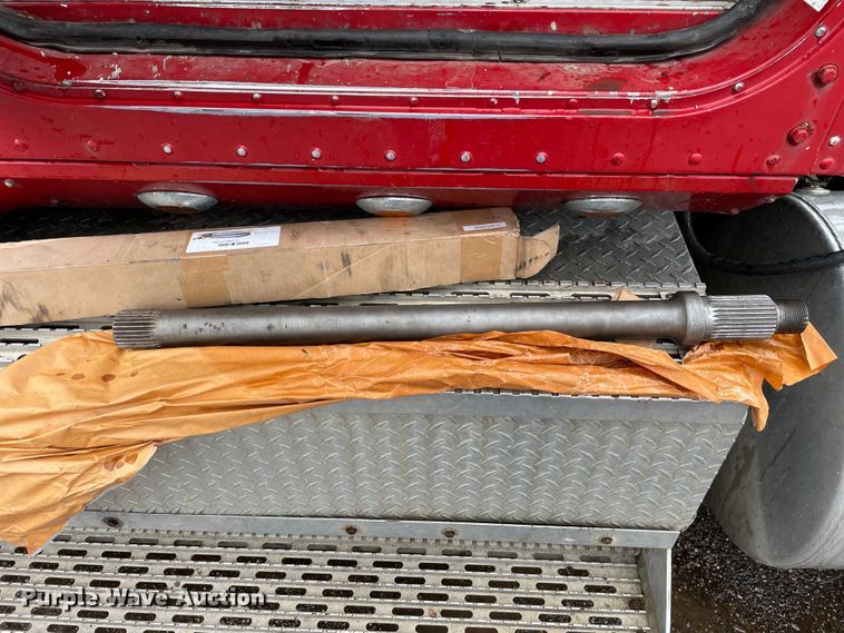 image for item LW9030 1990 International 9300 semi truck