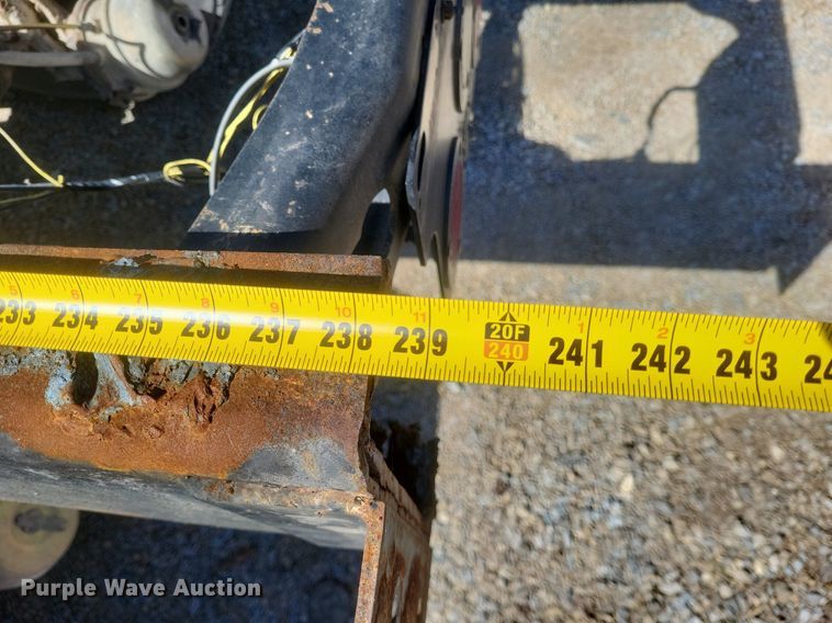 image for item MJ9037 1998 International 4900 truck cab and chassis