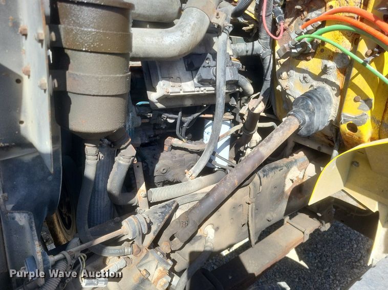 image for item MJ9037 1998 International 4900 truck cab and chassis