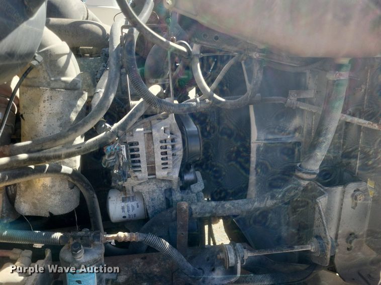 image for item MJ9037 1998 International 4900 truck cab and chassis