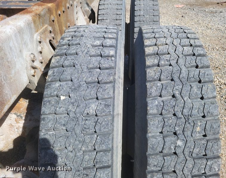 image for item MJ9037 1998 International 4900 truck cab and chassis