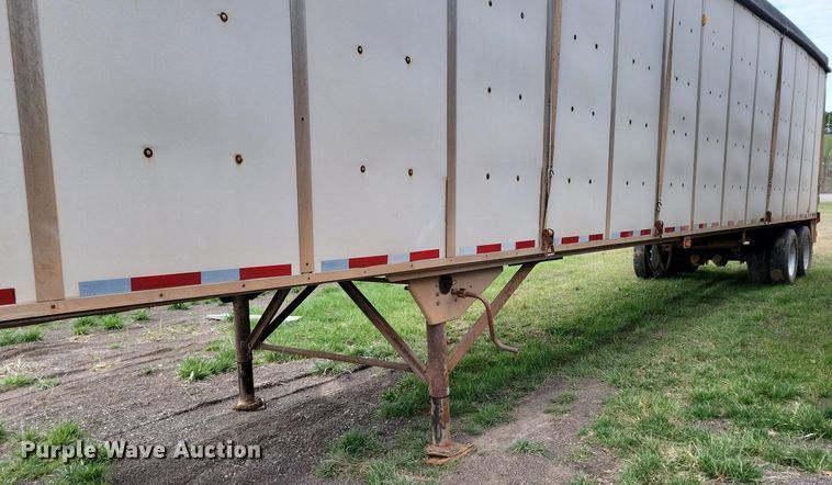 image for item MQ9692 2002 Guthrie Wilkens walking floor trailer