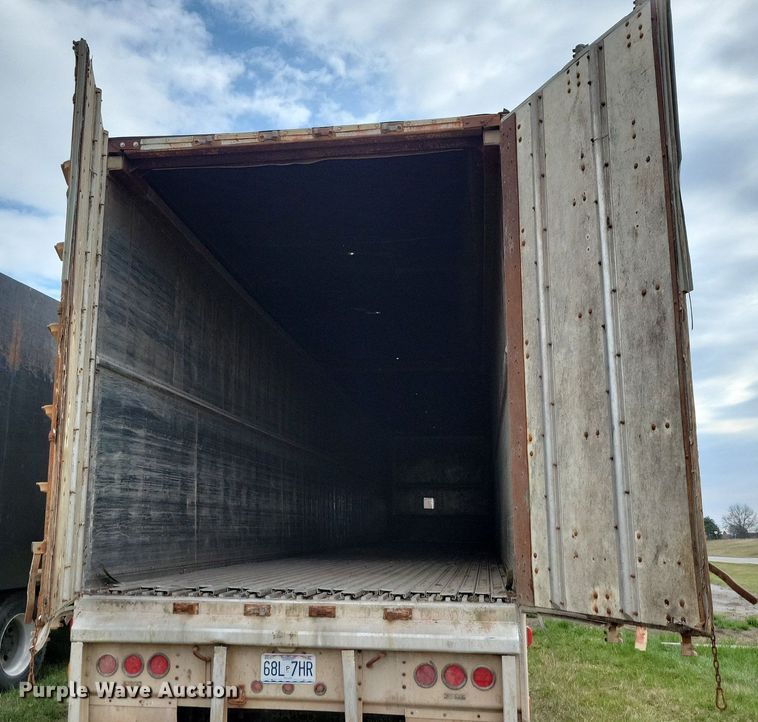 image for item MQ9692 2002 Guthrie Wilkens walking floor trailer