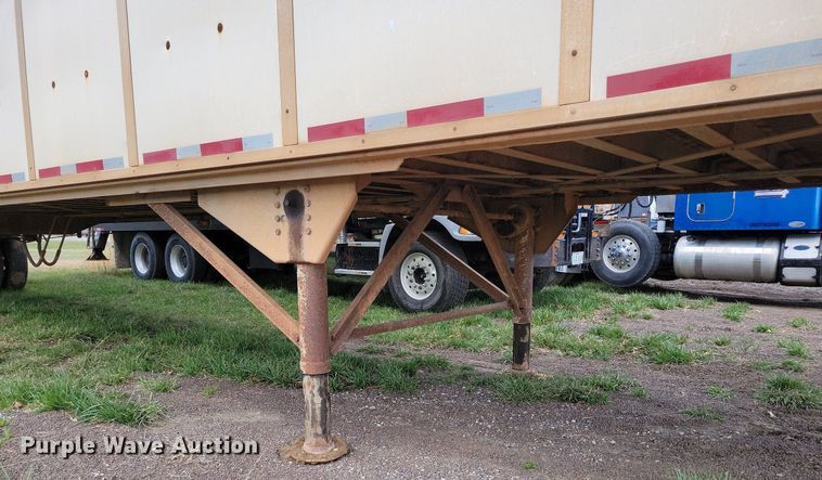 image for item MQ9692 2002 Guthrie Wilkens walking floor trailer