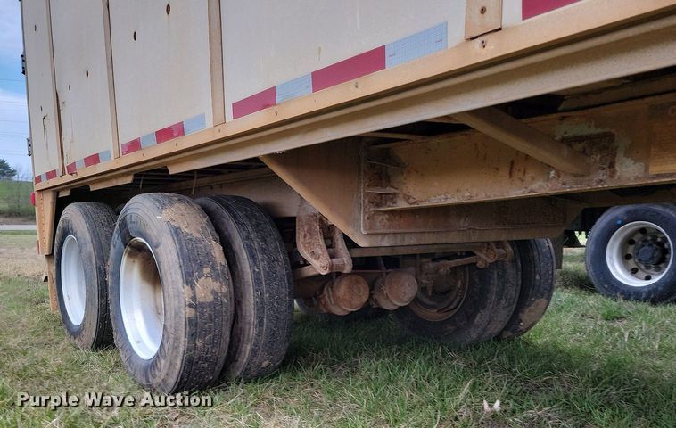 image for item MQ9692 2002 Guthrie Wilkens walking floor trailer