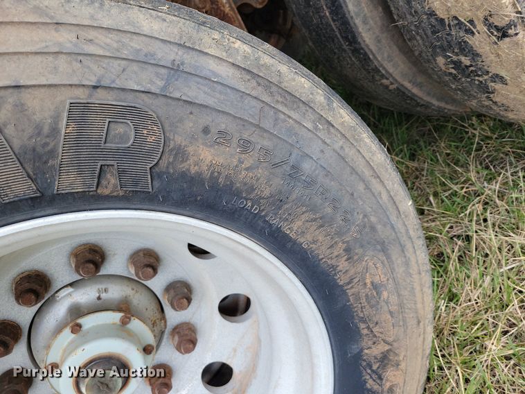 image for item MQ9692 2002 Guthrie Wilkens walking floor trailer