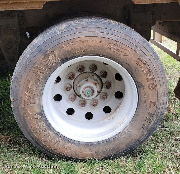 image for item MQ9692 2002 Guthrie Wilkens walking floor trailer