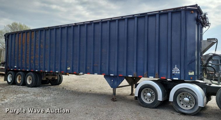 image for item MQ9694 2005 Wilkens 4511115SP0T walking floor trailer