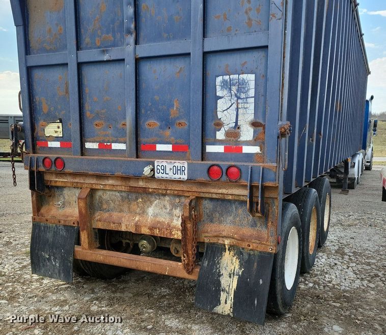 image for item MQ9694 2005 Wilkens 4511115SP0T walking floor trailer