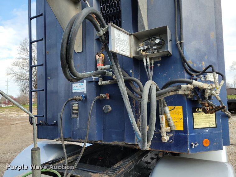 image for item MQ9694 2005 Wilkens 4511115SP0T walking floor trailer