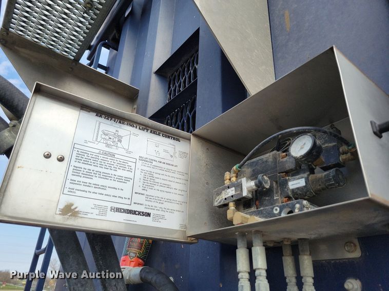 image for item MQ9694 2005 Wilkens 4511115SP0T walking floor trailer