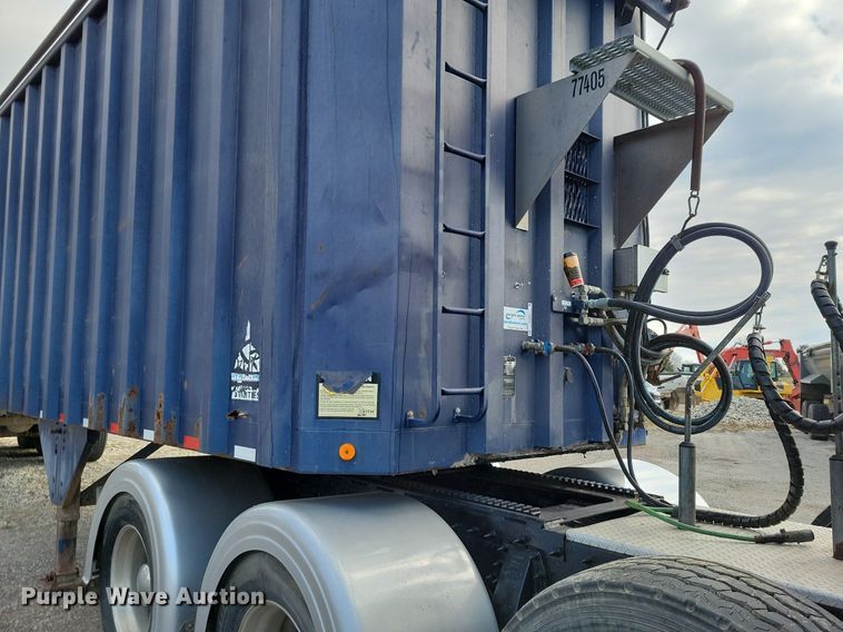 image for item MQ9694 2005 Wilkens 4511115SP0T walking floor trailer